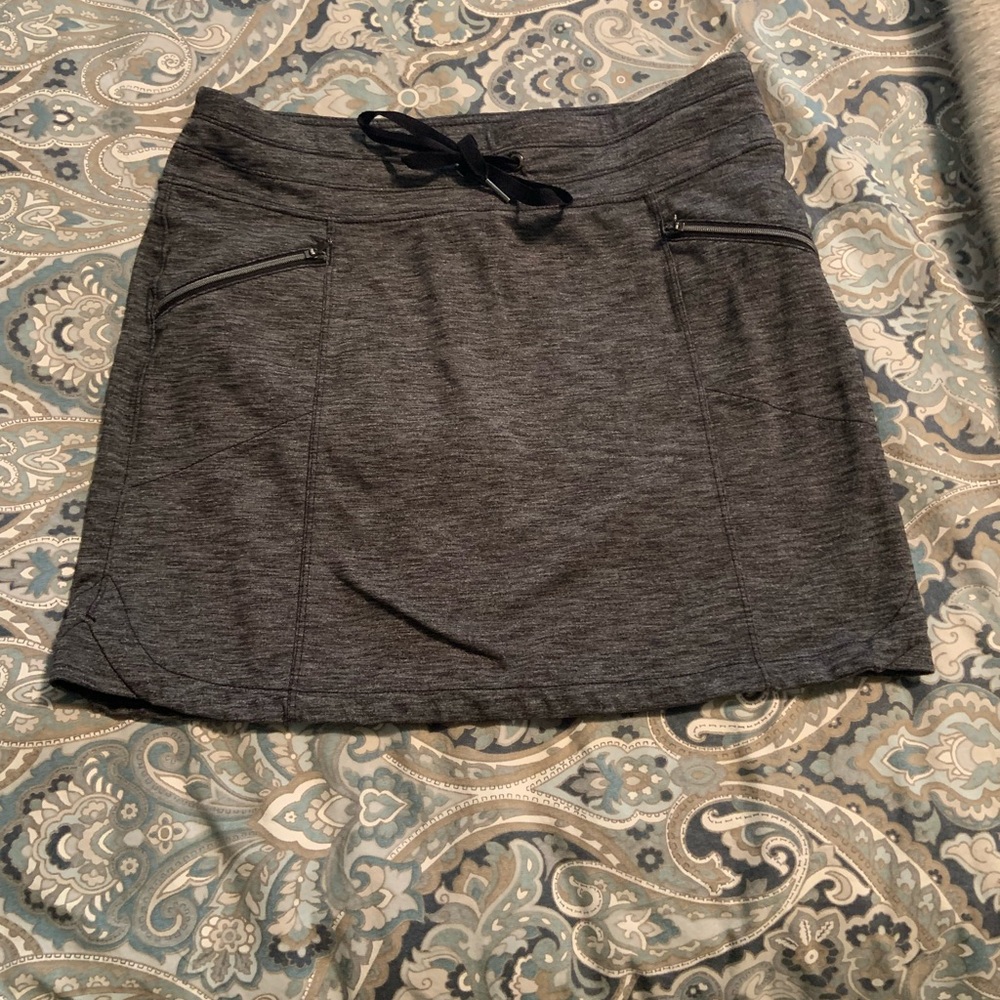 Athleta Skort size small Dark Gray